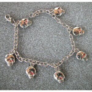 Skull Charm Bracelet 7"
